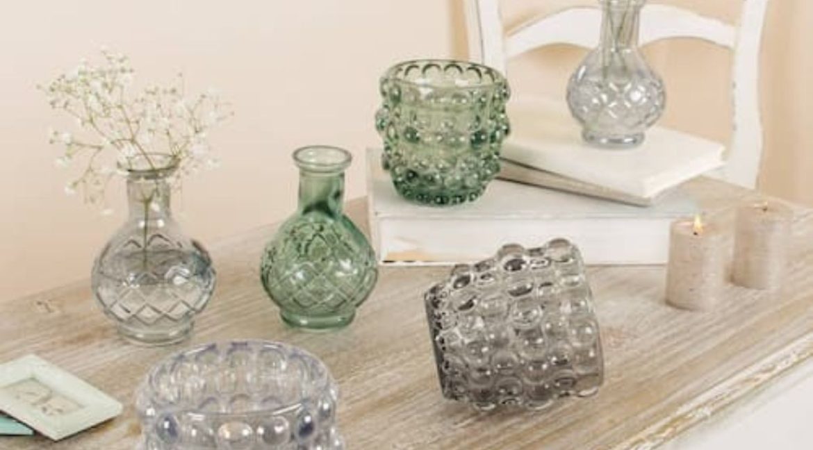 The Benefit of Wholesaling Glass Accessories This Yuletide Season