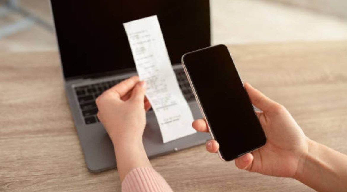Untitled design – 2023-04-26T070843.916 Know The Legal Aspects Of Receipt Scanning: Privacy, Compliance, And Data Protection