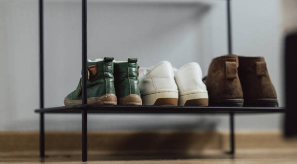 The Benefits of Renting a Shoe Rack for Your Small Apartment