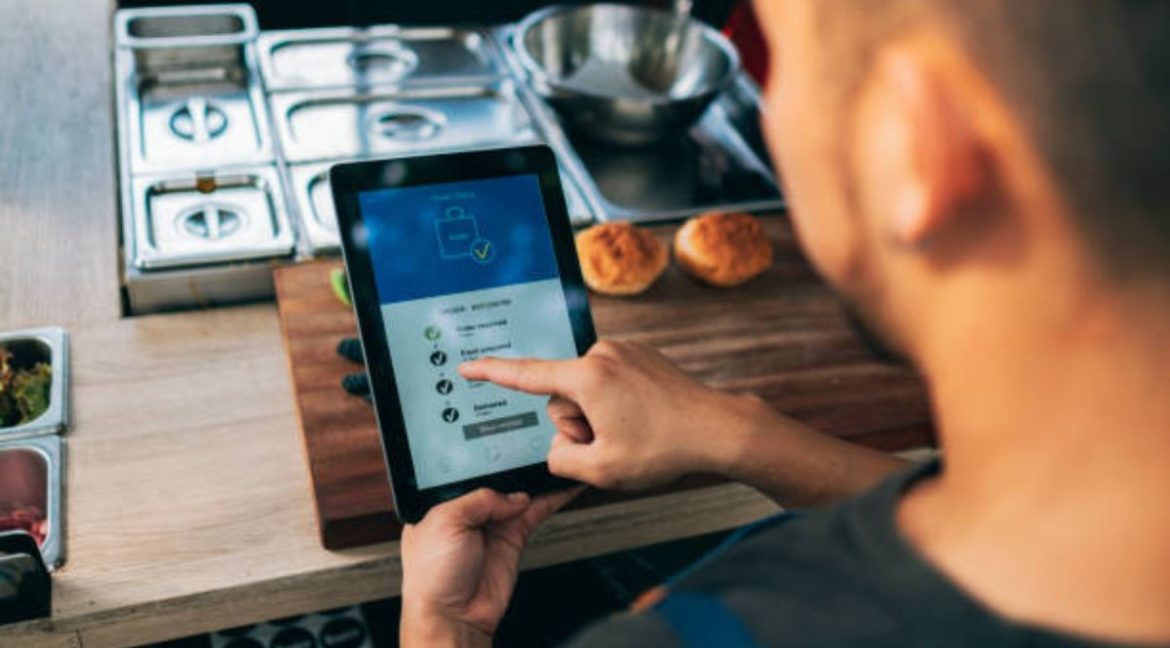 Seven Types of Software Every Restaurant Business Needs