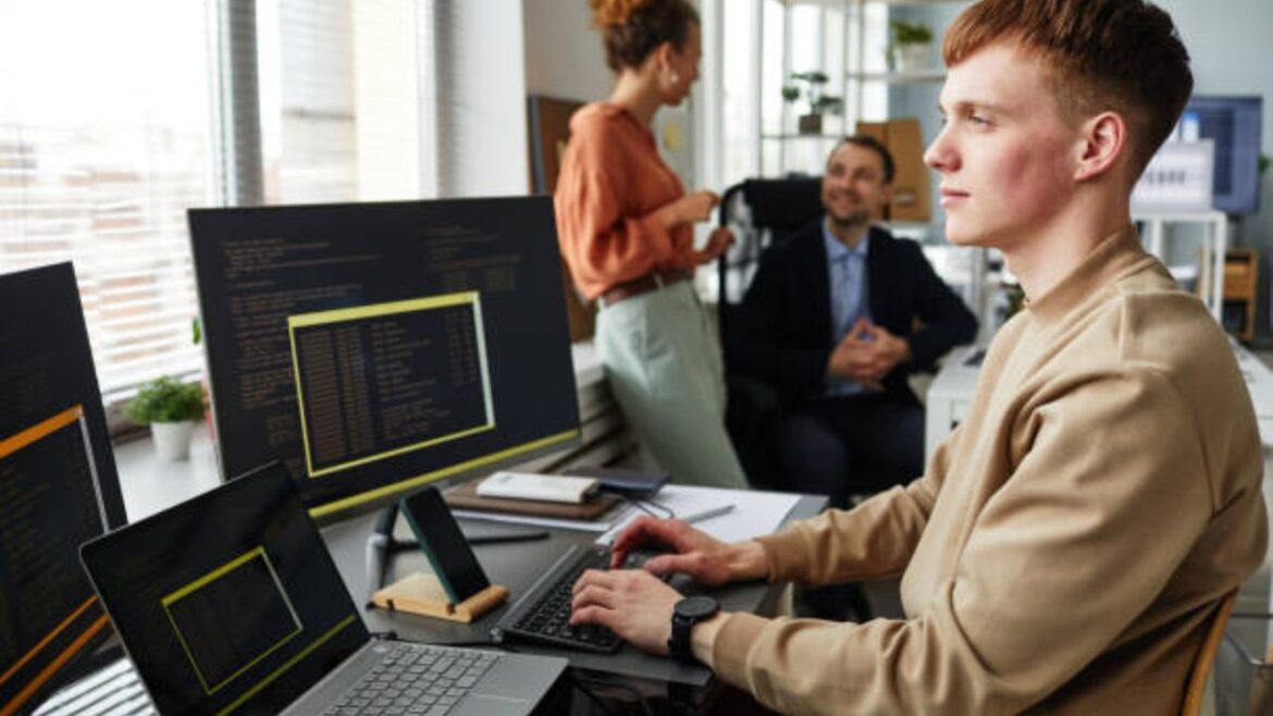 Hire Golang Developers to Build Performant Applications 