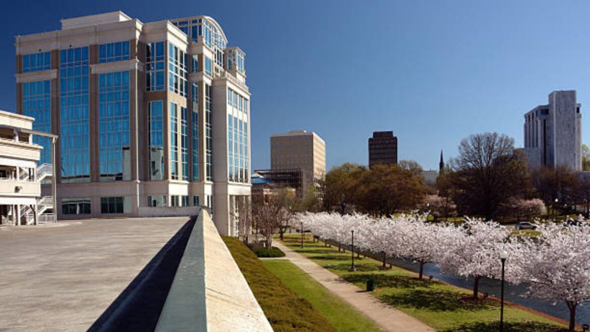 Key Factors for Long-Lasting Commercial Glass in Huntsville AL