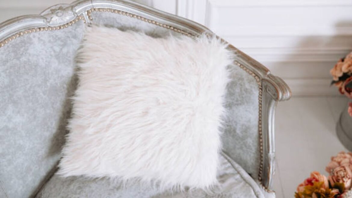 Luxurious Layers: How to Use Faux Fur Blankets for a Chic, Inviting Home