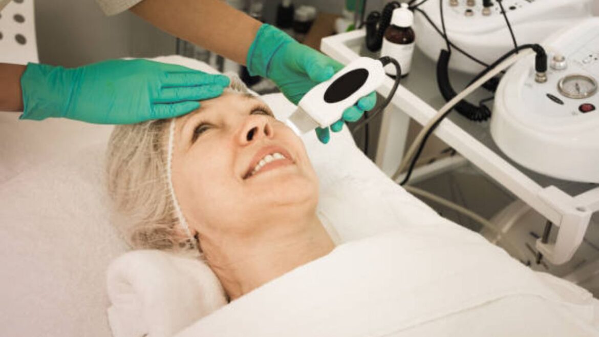 The Anti-Aging Benefits of RayGlow: How It Fights Wrinkles and Fine Lines