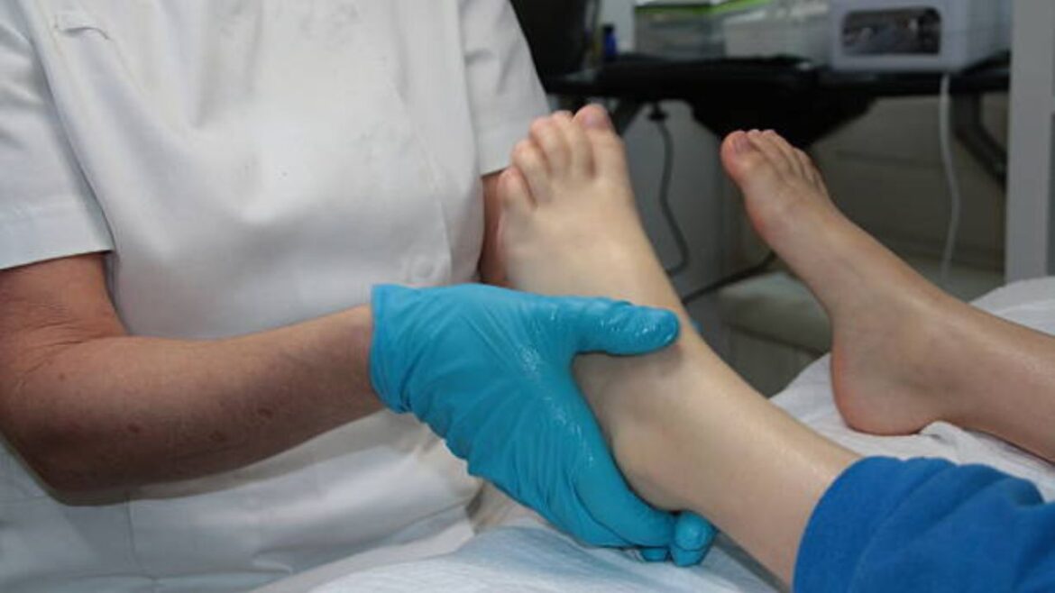 The Top Exercises a Foot and Ankle Specialist Near Me Recommends for Stronger Feet